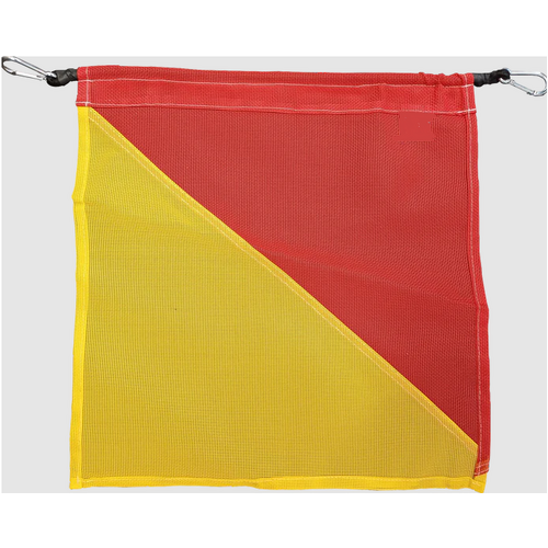Oversize Mesh Flag With Stretch Strap And Karabiners